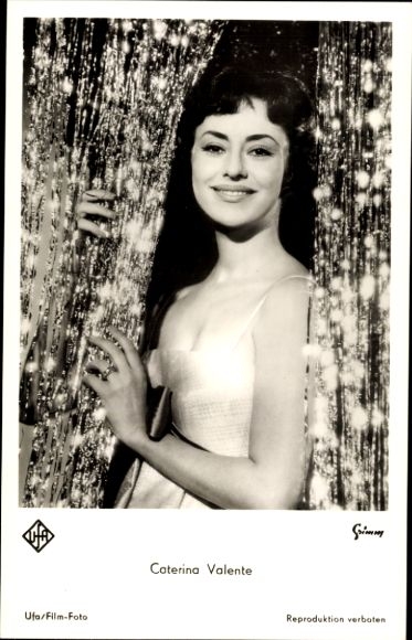 Postcard Actress Caterina Valente, portrait
