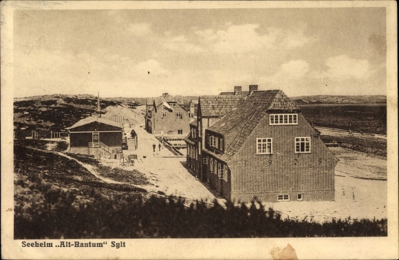 Ak Rantum auf Sylt, Blick auf das Seeheim Alt Rantum, Fahnen