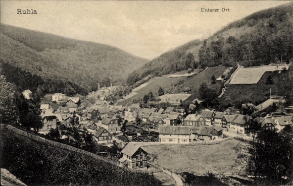 Ak Ruhla in Thüringen, Stadtansicht, Unterer Ort, Hügel, Häuser, Wald