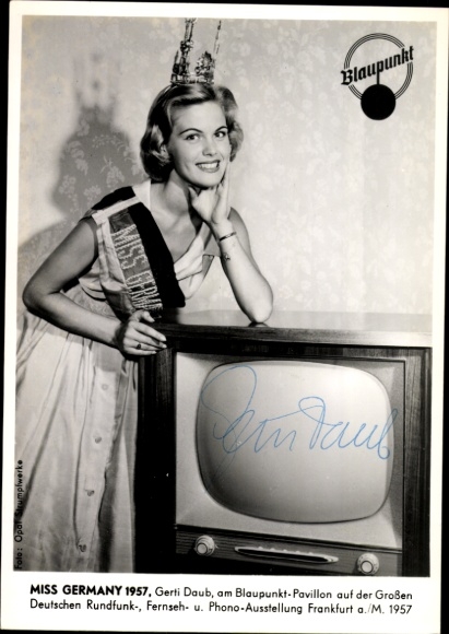 Postcard actress Gerti Daub, portrait, Miss Germany 1957, portrait, autograph