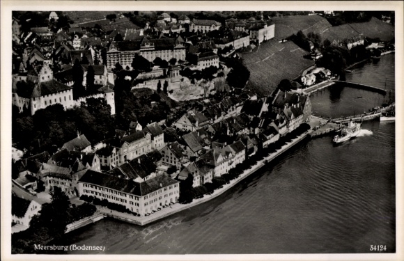 Ak Meersburg am Bodensee, Blick auf den Ort, Fliegeraufnahme