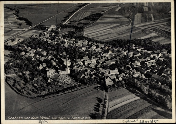 Ak Schönau vor dem Walde in Thüringen, Blick auf den Ort, Fliegeraufnahme