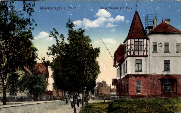 Ak Munster im Heidekreis, Truppenübungsplatz Munsterlager,  Historische Gebäude, Lagerstraße, Bäu