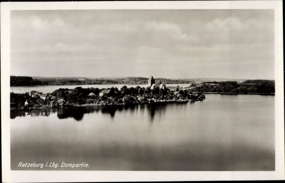 Postcard Ratzeburg, part at the cathedral in the center of the lake