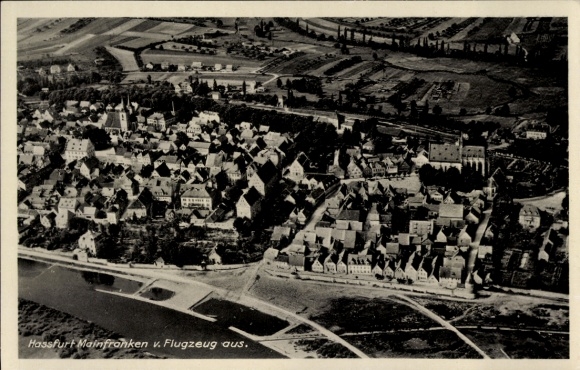 Ak Haßfurt Unterfranken Bayern, Fliegeraufnahme, Stadtpanorama