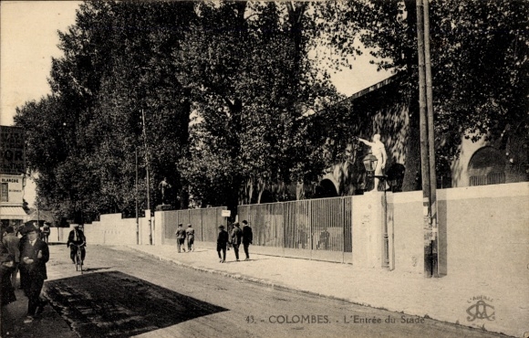 Postcard Colombes Hauts de Seine, L'Entrée du Stade