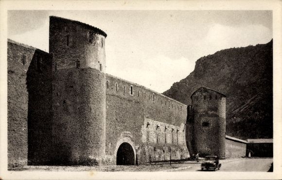 Postcard Villefranche de Conflent Pyrénées Orientales, tower and gate