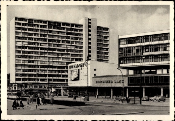 Postcard Berlin Charlottenburg, At Bahnhof Zoo, Zoopalast