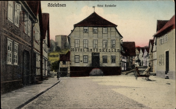 KP Adelebsen, fragment ulicy z widokiem na Hotel Ratskeller