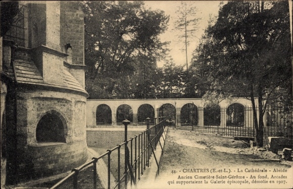 KP Chartres Eure et Loir, katedra, stary cmentarz Saint-Gérôme