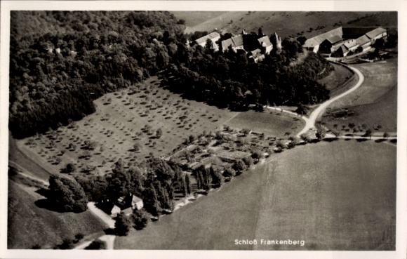 Ak Weigenheim in Mittelfranken, Schloss Frankenberg, Fliegeraufnahme
