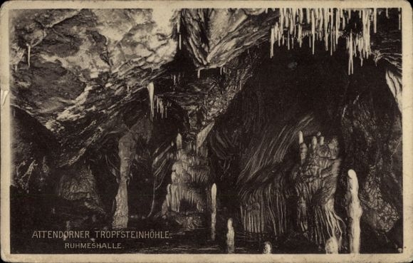Ak Attendorn in het Sauerland, stalactietengrot van Attendorn, hall of fame, stalactieten en stalagmieten