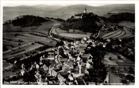 Ak Zschernitzsch Altenburg in Thüringen, Luftaufnahme der Leuchtenburg,  Architektur, grüne Lands