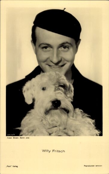 Postcard actor Willy Fritsch, portrait with terrier, cap