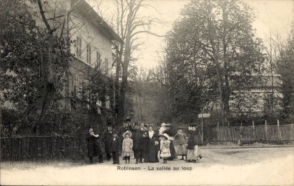 Postcard Robinson Hauts de Seine, group of people, trees, buildings, street