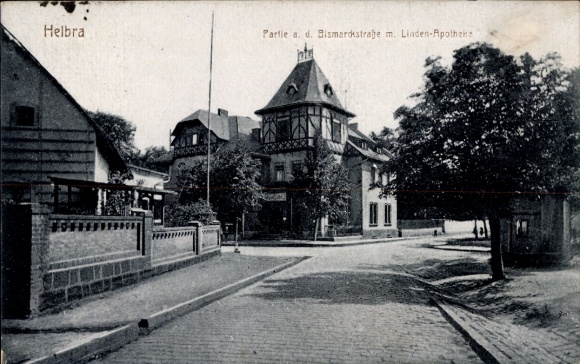 Postcard Helbra in Saxony-Anhalt, Bismarckstraße, Linden-Apotheke
