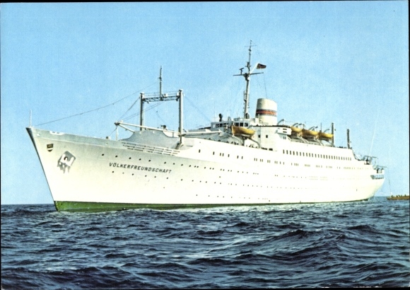 Postcard FDGB holiday ship MS Friendship of Nations