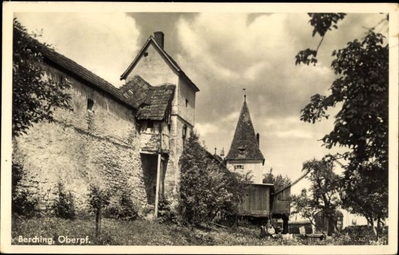Ak Berching in der Fränkischen Alb Oberpfalz, Historisches Gebäude, Turm, Wolkenhimmel, ländliche