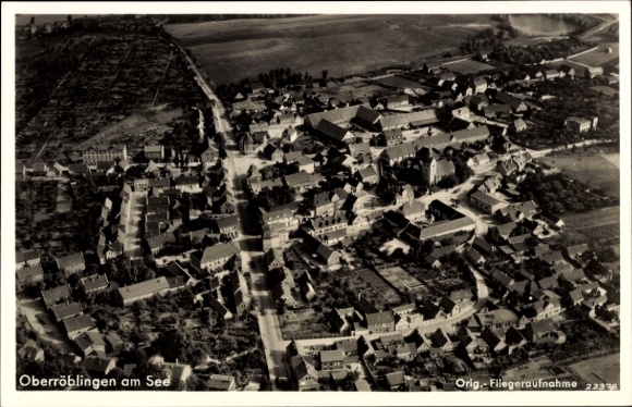 Ak Oberröblingen Röblingen am See Mansfelder Land, Luftaufnahme,  Häuser, Straßen, ländliche Umge