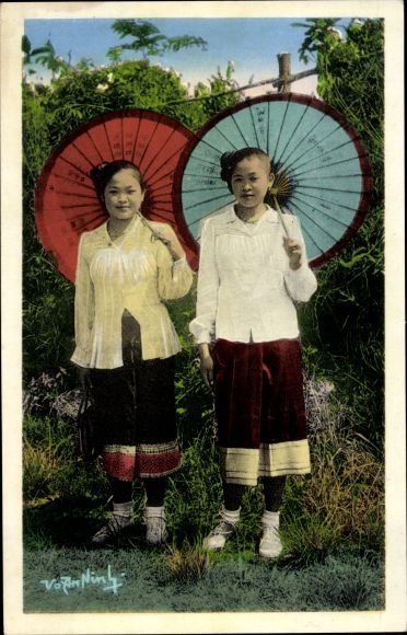 Ak Xieng Khouang Laos, Frauen in Landestracht