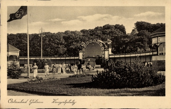Ak Ostseebad Göhren auf Rügen, Ostseebad  Konzertplatz, Menschen, Gartenanlagen,  Szene