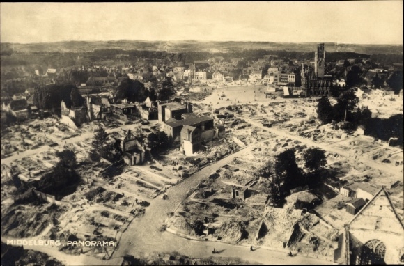 zdjęcie Middelburg Zeeland Holandia, panorama miasta, zniszczenia wojenne II WŚ