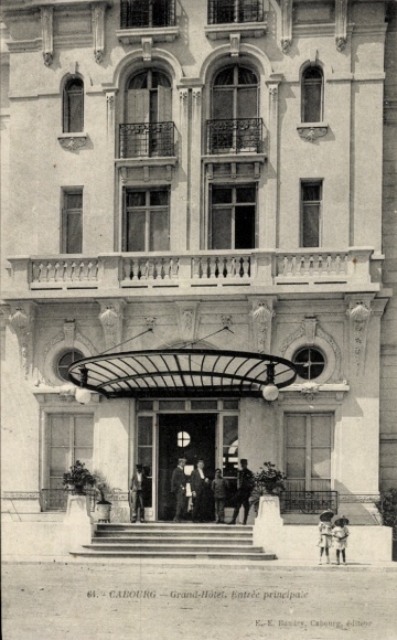 CPA Cabourg Calvados, Grand Hotel, Entrée principale