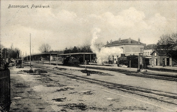 Ak Bazancourt Marne, Bahnhof Gleisseite, Dampflokomotive, 1. WK