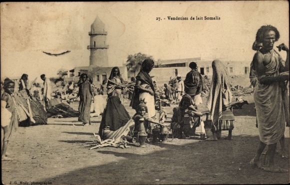 Ak Somalia, Vendeuses de lait, Marktszene
