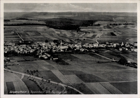 Ak Langenaltheim in Mittelfranken, Blick auf den Ort, Fliegeraufnahme