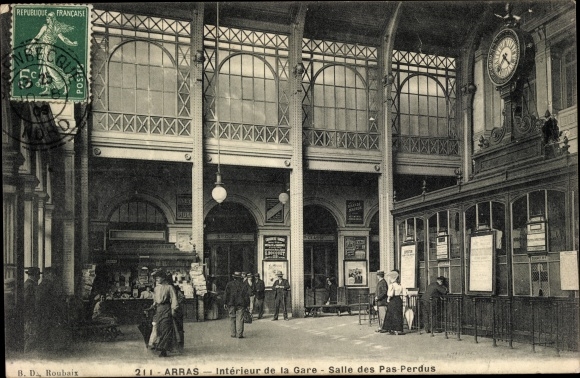 Postcard Arras Pas de Calais, In the train station, Salle des Pas Perdus