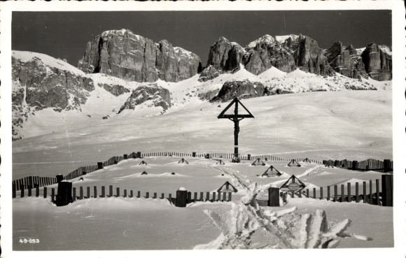 Postcard Passa Pordoi Pordoijoch Trentino, military cemetery in the snow