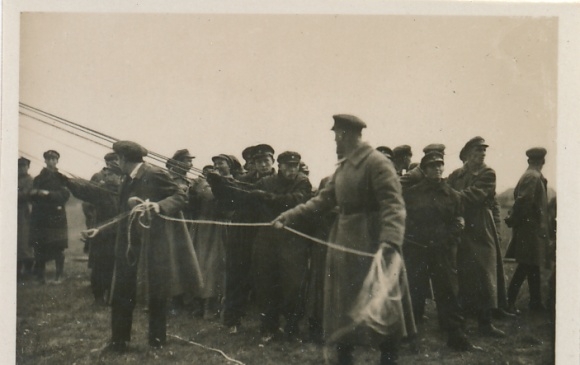 Collecting picture Zeppelin world trips Picture 209, Moscow trip 1930, Soviet holding team