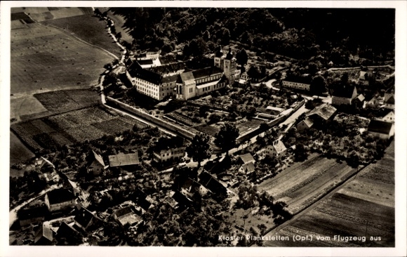 Ak Gnadenberg Berg bei Neumarkt in der Oberpfalz, Kloster Gnadenberg, Fliegeraufnahme