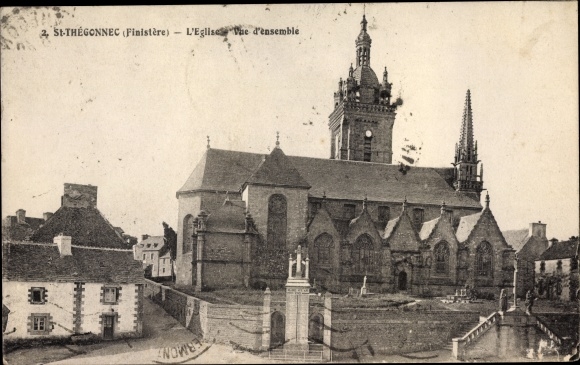 Postcard Saint-Thégonnec Loc-Eguiner Finistère, church