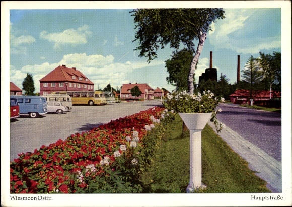 Postcard Wiesmoor in Ostfriesland, main street, parking lot