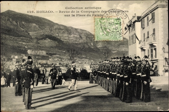 Postcard Monaco, review of the Compagnie des Carabiniers on the Place du Palais