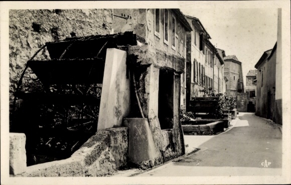 Ak L'Isle sur Sorgue Fontaine de Vaucluse, Rue des Roues