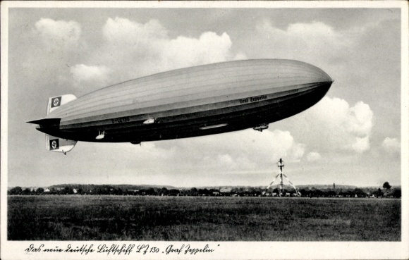 Postcard airship LZ 130 Graf Zeppelin, landing
