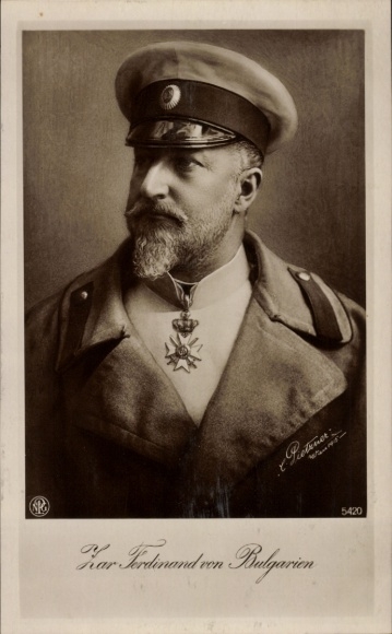 Ansichtkaart Tsaar Ferdinand I van Bulgarije, portret, uniform, pet, medaille