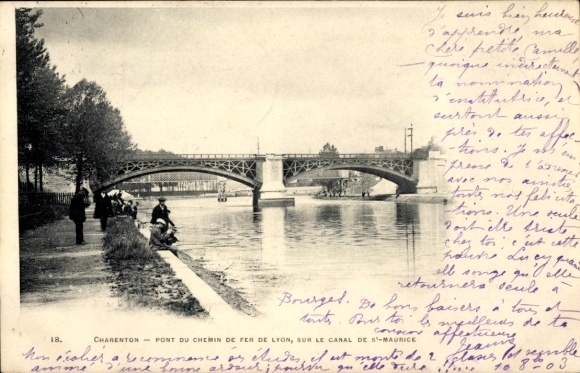 Ak Charenton le Pont Val de Marne, Brücke über den Kanal de St. Maurice, Flusslandschaft mit Spaz