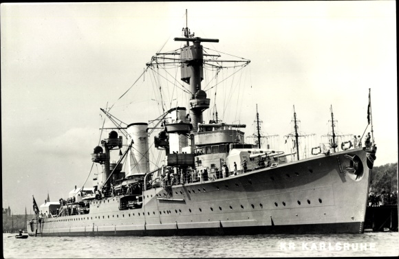 Photo Postcard Deutsches Kriegsschiff, Karlsruhe, light cruiser