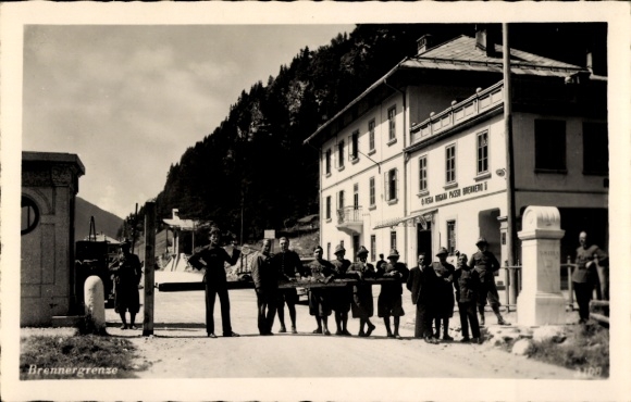KP Brenner Tirol, Na granicy, bariera, urząd celny