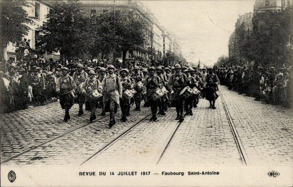 Postcard Paris XI., Faubourg Saint Antoine, review from 14 July 1917