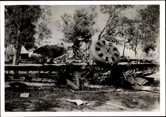 Photo Hoffmann, H., Destroyed Russian Aircraft, October 1941