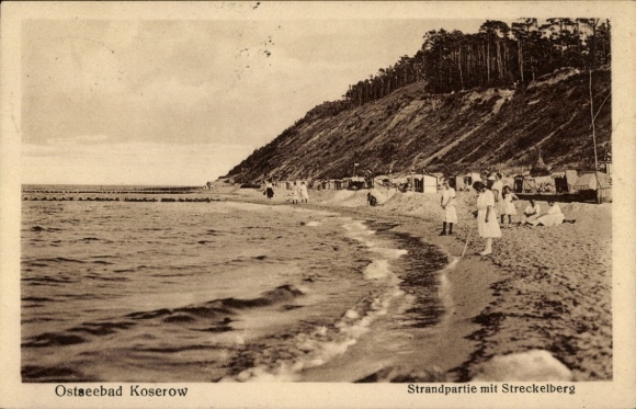 Ak Ostseebad Koserow auf Usedom, Strand mit Streckelberg,  Menschen am Strand
