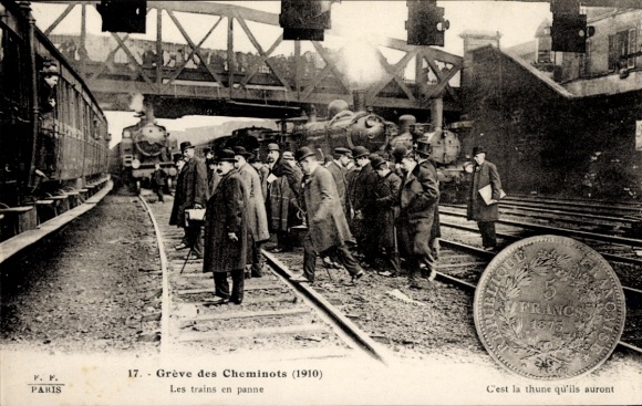 Postcard Paris, railway workers' strike, train breakdown, railway strike
