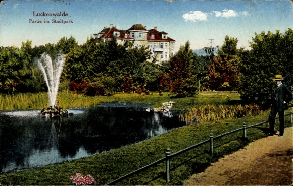 Postcard Luckenwalde in Brandenburg, party in the city park
