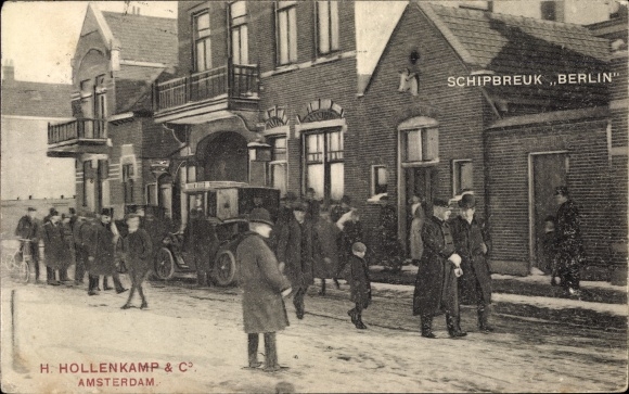 Postcard Prins Hendrik on the grounds of the shipwreck at the Hoek van Holland, American Hotel
