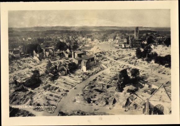 foto Middelburg Zeeland Nederland, stadspanorama, oorlogsvernietiging II WO